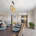Lakeview House