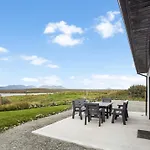 Сasa de vacaciones Lakeview House