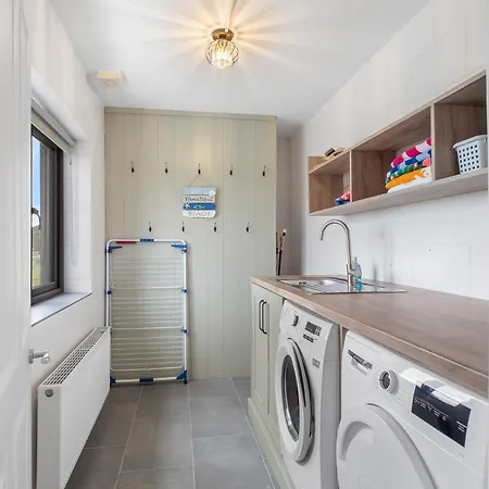 別荘 Lakeview House