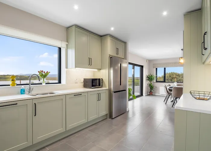 Lakeview House Дом отдыха Балликоннили